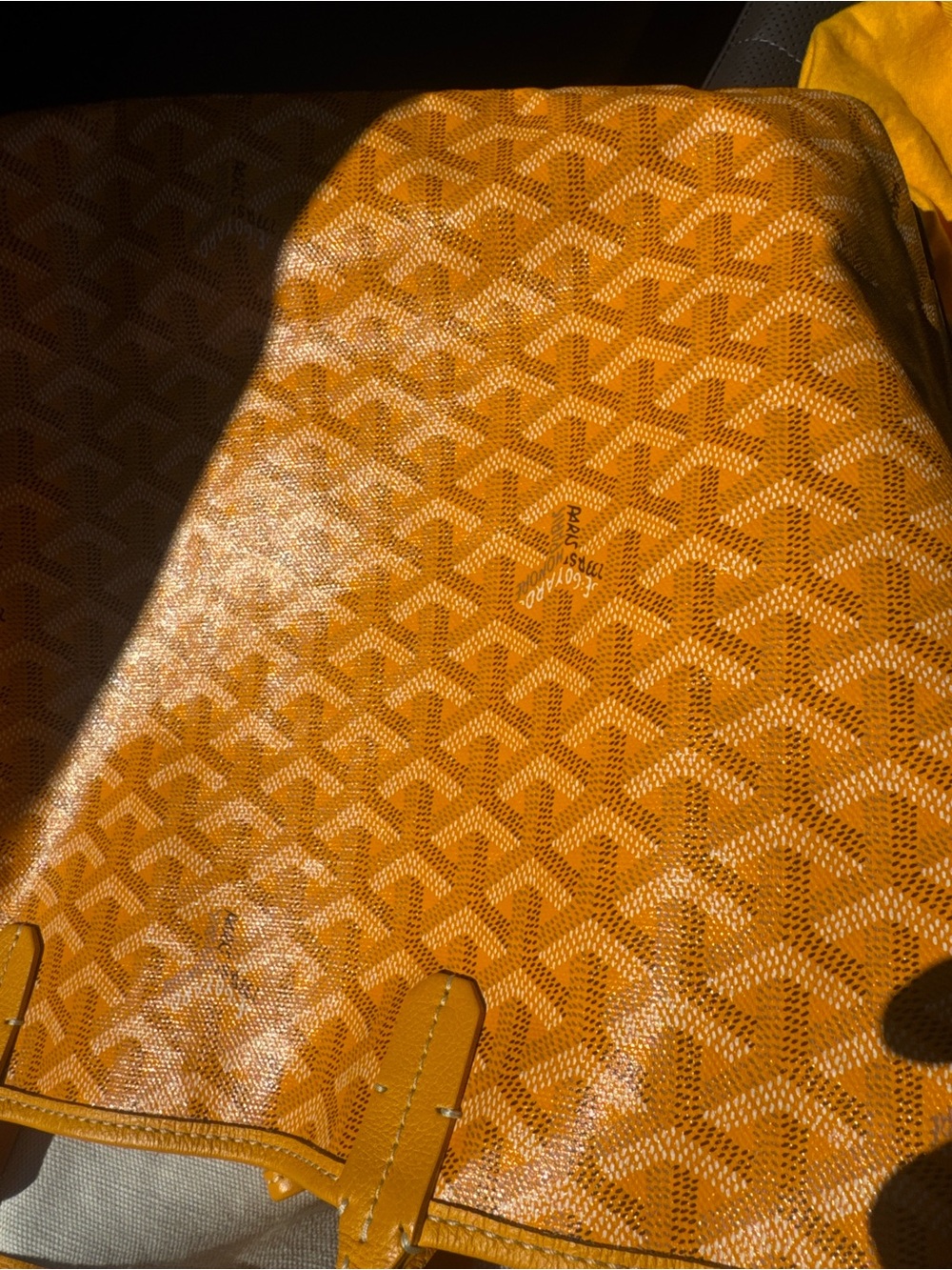 Goyard Saint Louis Tote in Vibrant Yellow-Orange - Picture 3 of 3
